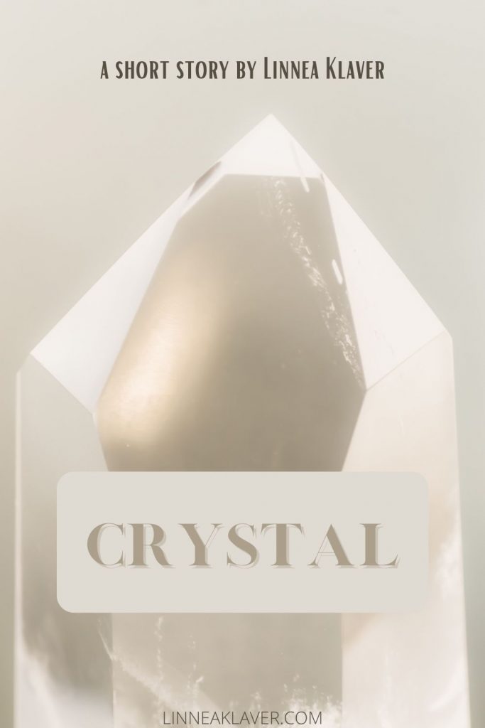 crystal pin champagne